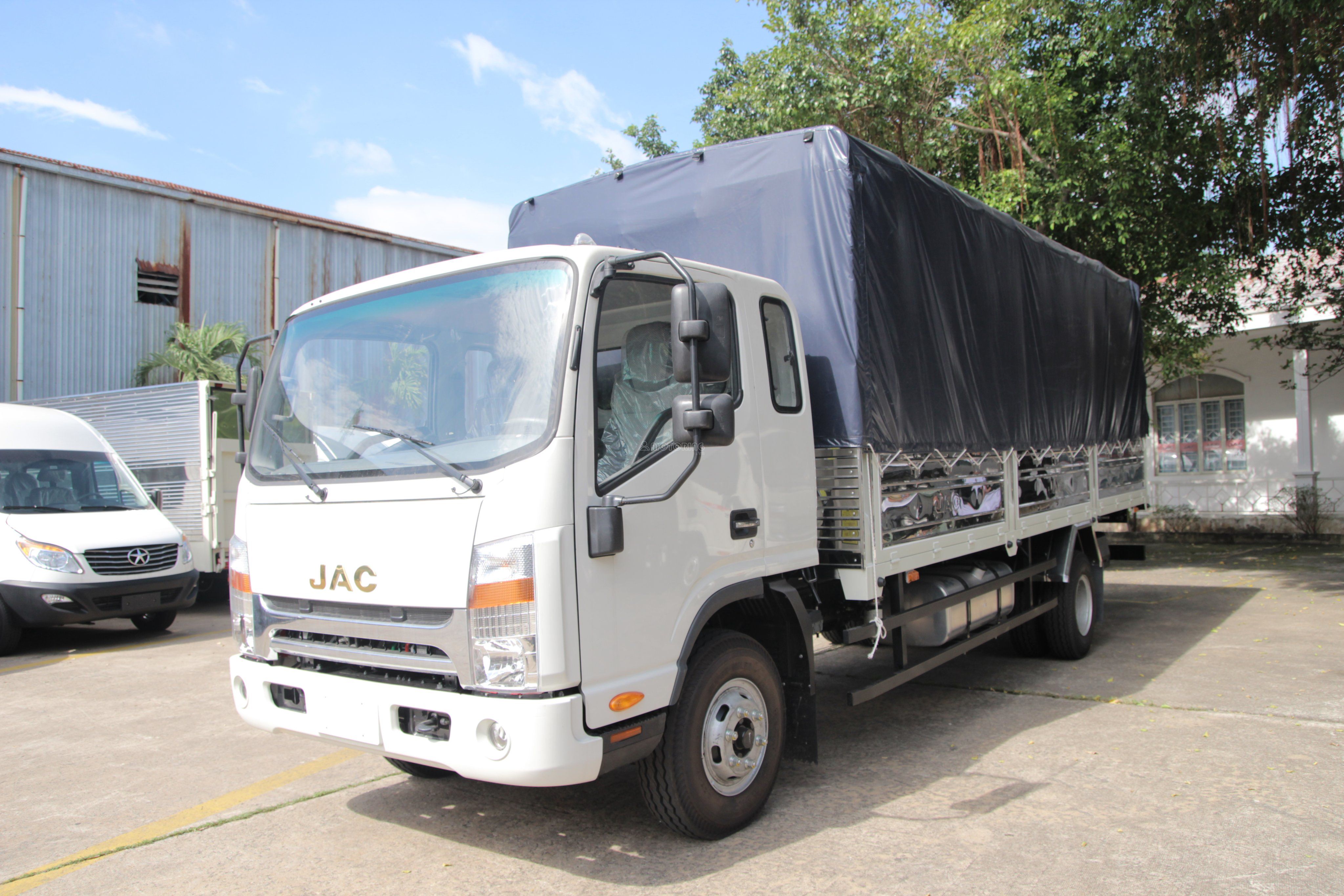 JAC 6 tấn 5 (N650 plus) thùng bạt dài 6m2 - động cơ cummins hỗ trợ mua trả góp