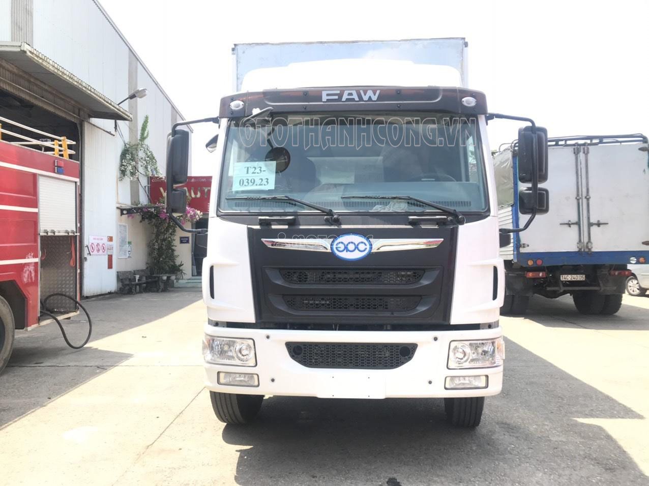 Faw Giai Phong thùng kín