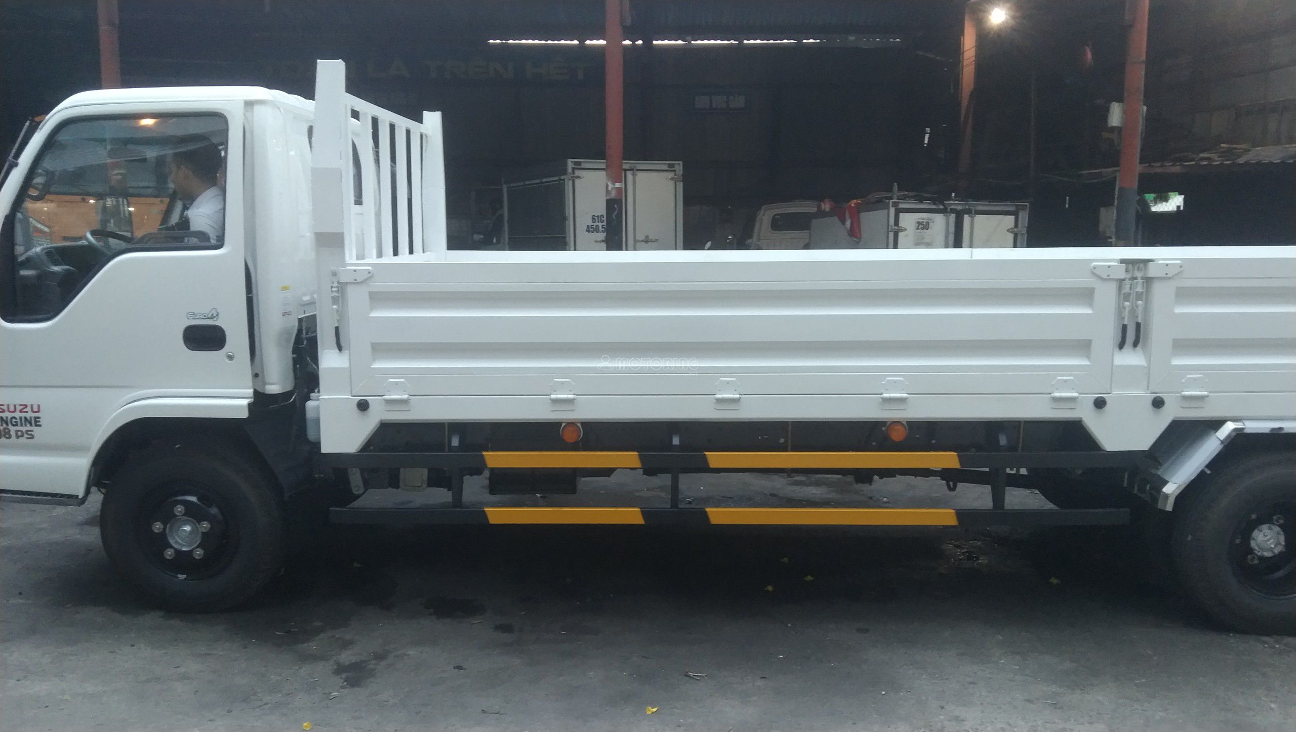 Isuzu nk490 (1 tấn 9) thùng dài 6M2