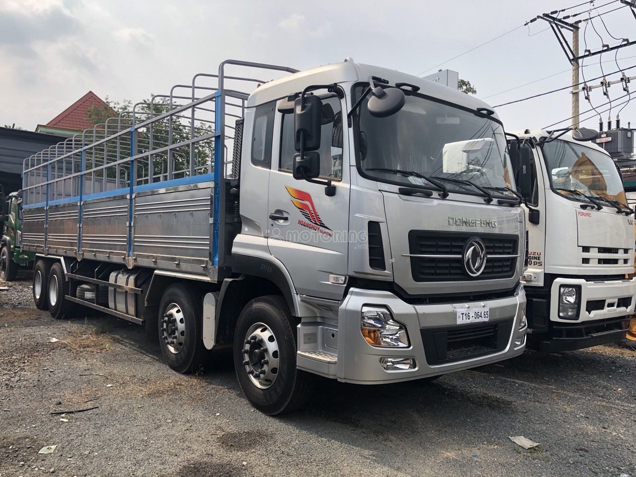 Dongfeng 4 chân 17,9 tấn thùng 9,5 mét đầu thấp