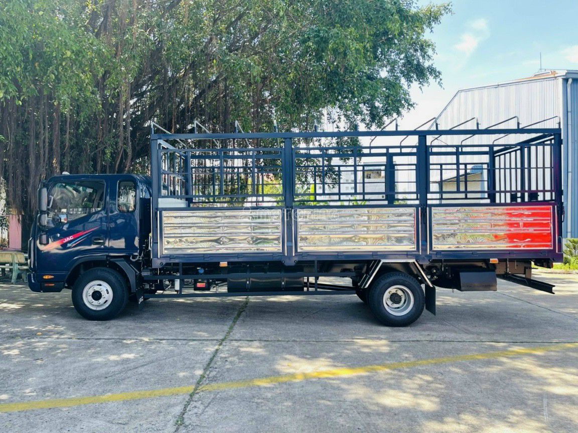 JAC JAC N680  6,5 TẤN THUNG DÀI 6,2 MÉT