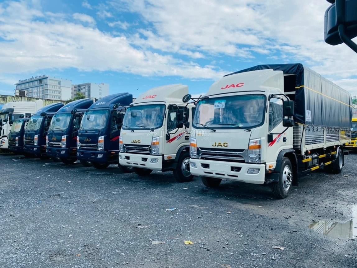 JAC 9 tấn 1 N900 thùng dài 7m
