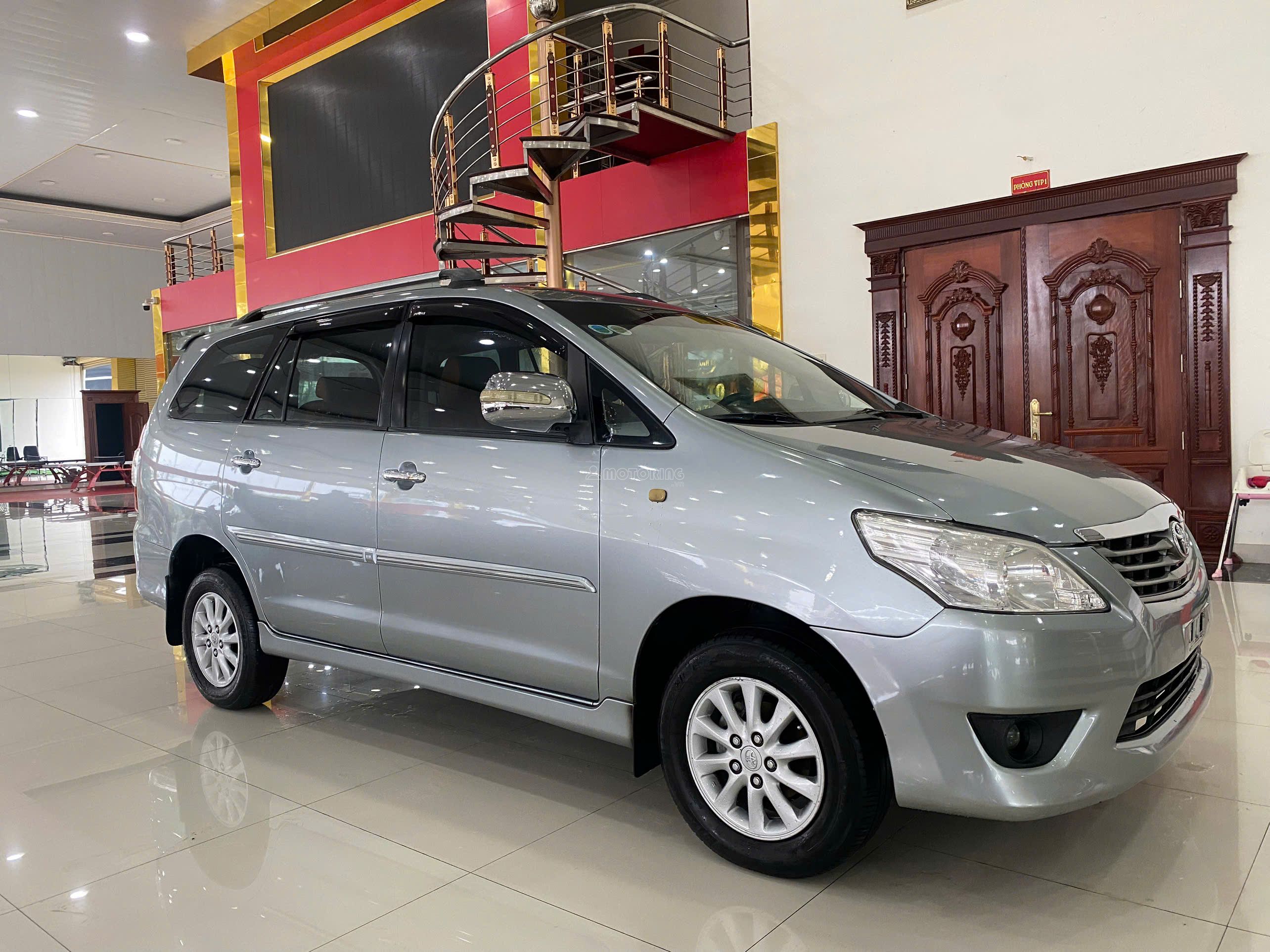 Toyota Innova 2006 ảnh 2