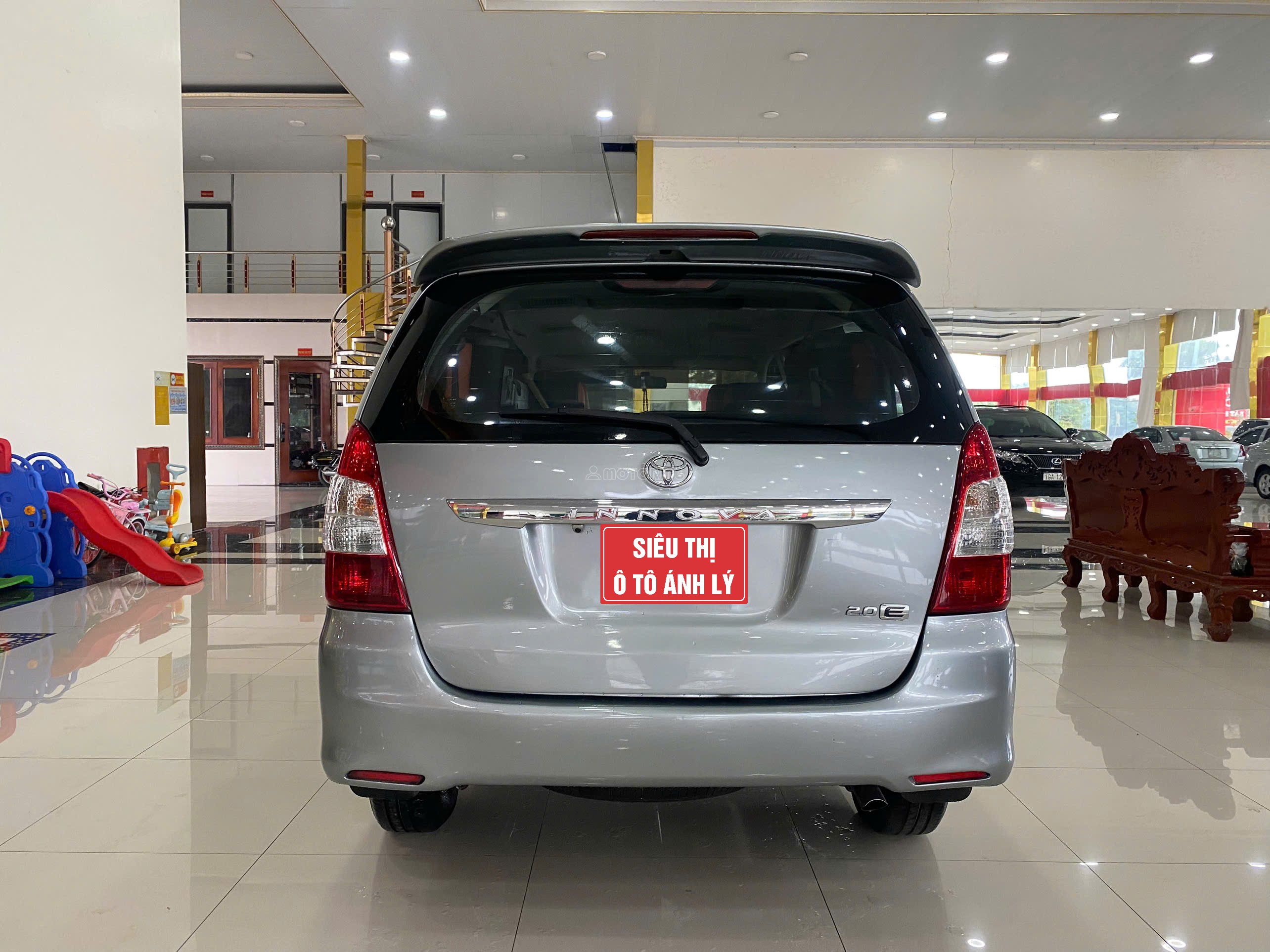 Toyota Innova 2006 ảnh 3