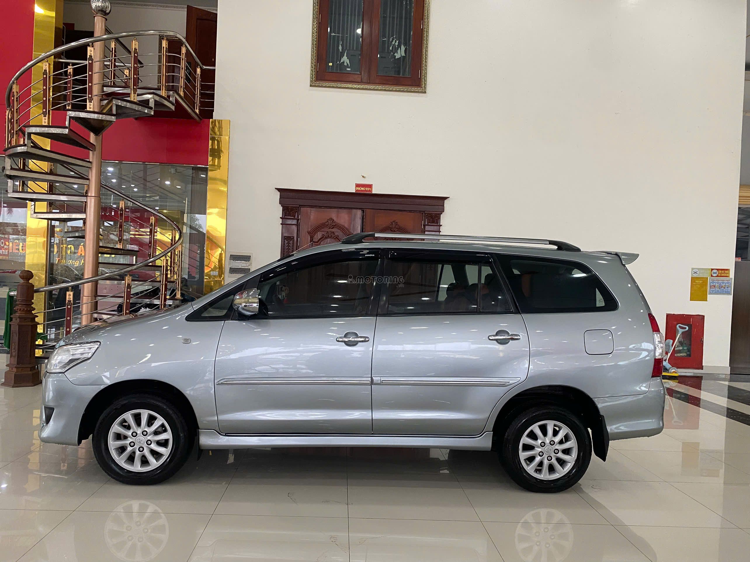 Toyota Innova 2006 ảnh 4